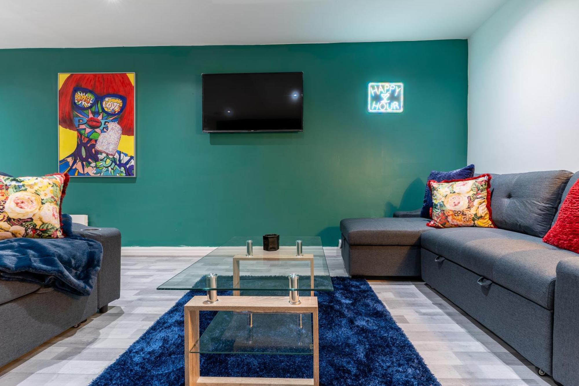 Hackins Hey Stylish Central Duplex - Quiet & Convenient *