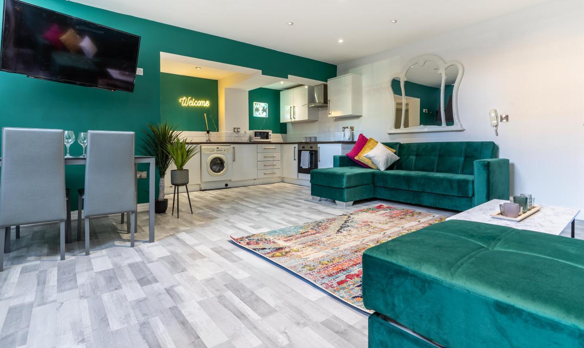 Hackins Hey Stylish Central Duplex - Quiet & Convenient